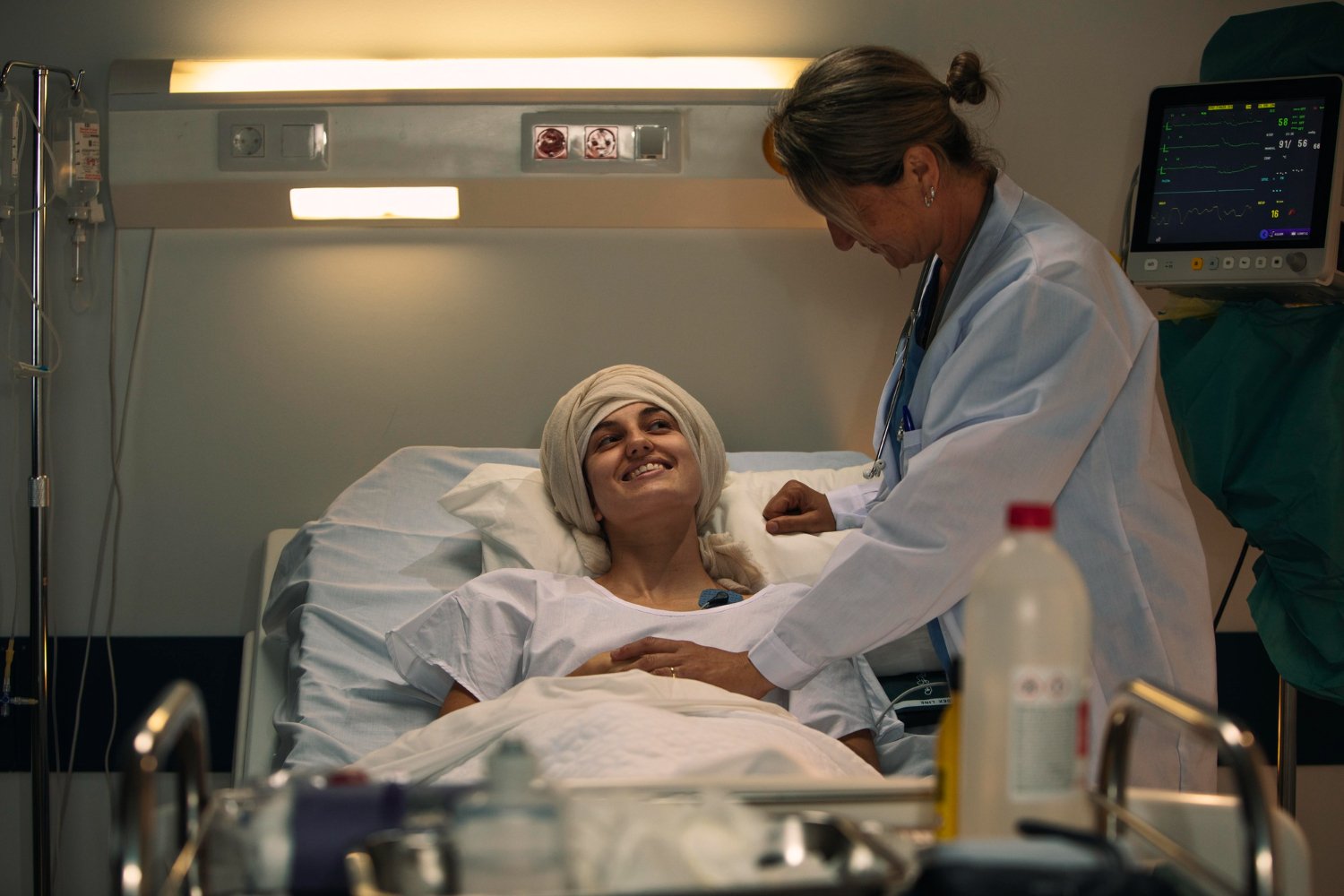 Oncologist consulting a cancer patient